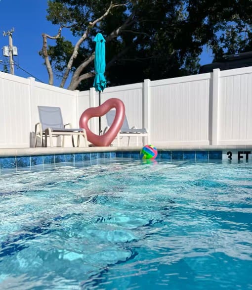 Hyde Park Pool